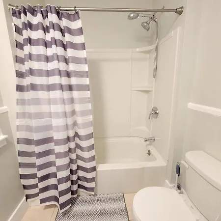 Room For Rent In Apartment Hartford Exterior photo
